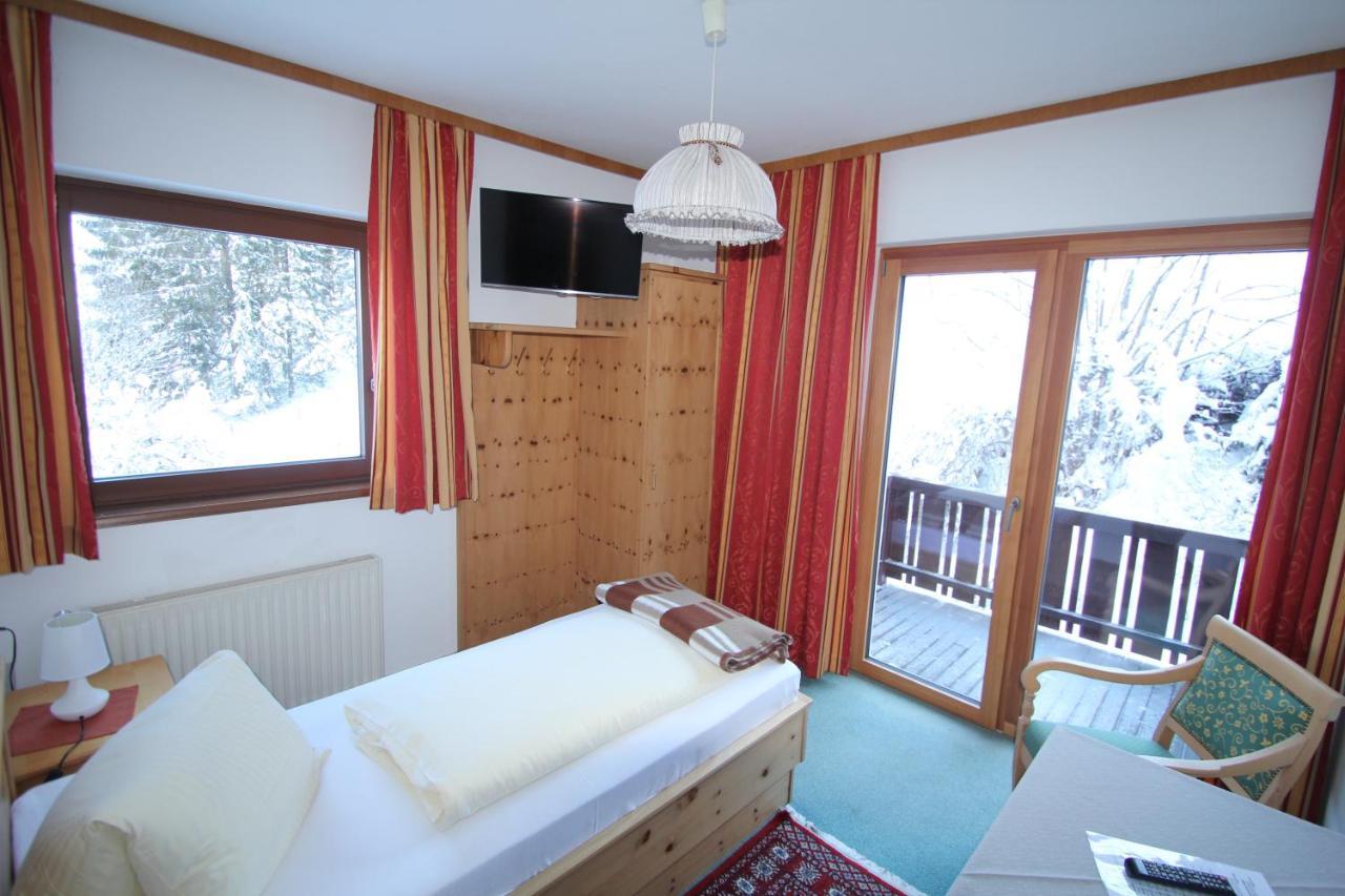 Pension Hubertushof Beim Roemerbad บาด ไคลน์เคิร์ชไฮม์ ภายนอก รูปภาพ