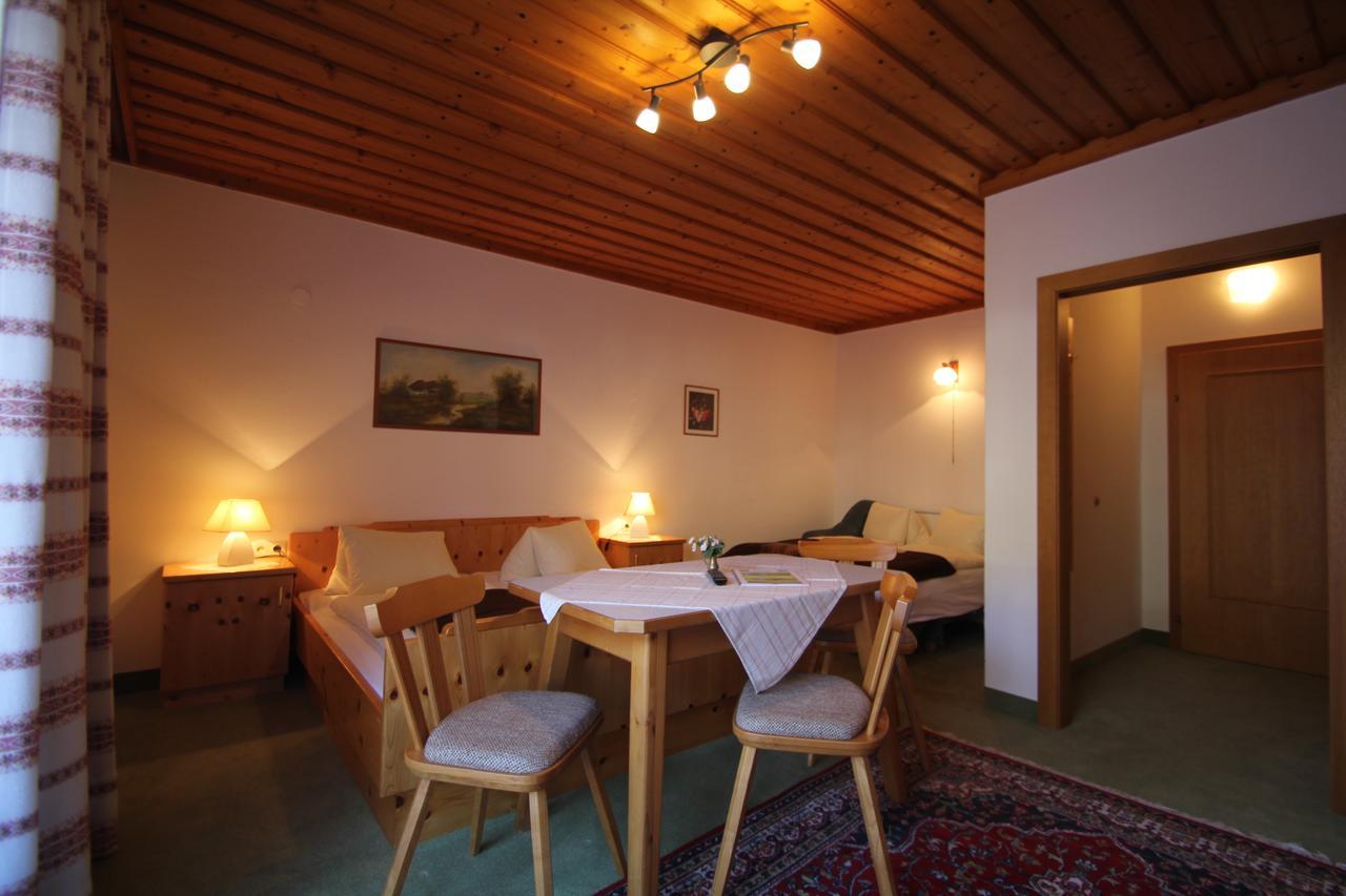 Pension Hubertushof Beim Roemerbad บาด ไคลน์เคิร์ชไฮม์ ห้อง รูปภาพ